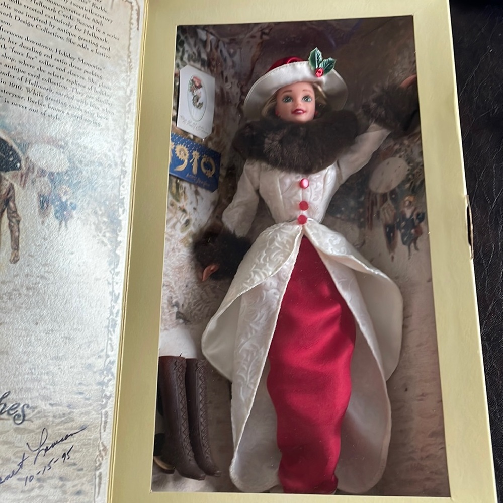 Barbie-Hallmark Special Edition Holiday Memories Barbie